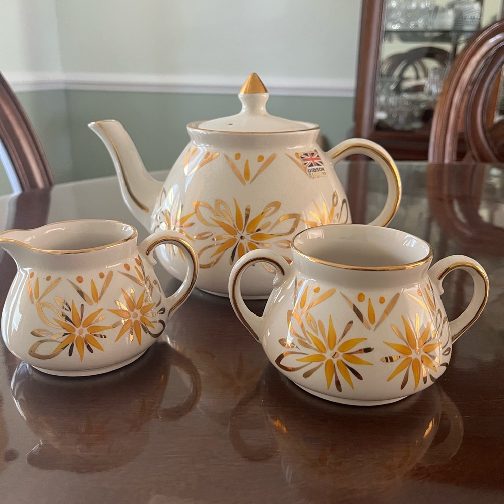 Gibsons-Staffordshire England. Three piece,Teapot, sugar & creamer set. $75
